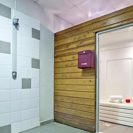 Διαμέρισμα Joli T2 Dans Avec Piscine, Hammam Et Parking Gratuits Καρκασόν