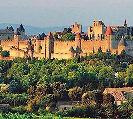 Joli T2 Dans Avec Piscine, Hammam Et Parking Gratuits * Carcassonne