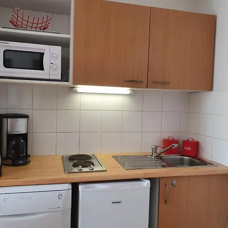 Joli T2 Dans Avec Piscine, Hammam Et Parking Gratuits * Καρκασόν