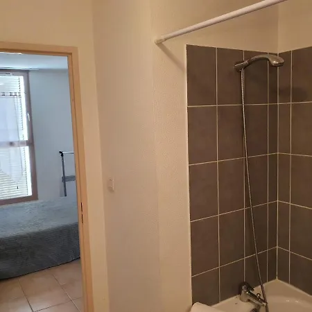 Apartment Joli T2 Dans Avec Piscine, Hammam Et Parking Gratuits *