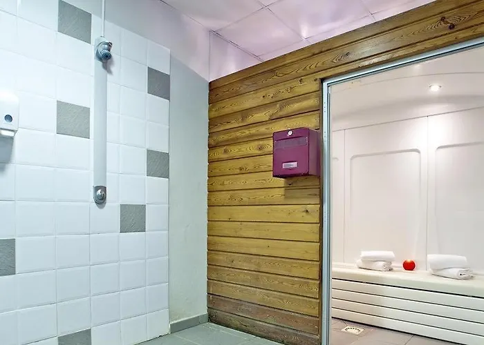 Апартаменты Joli T2 Dans Avec Piscine, Hammam Et Parking Gratuits Каркассон